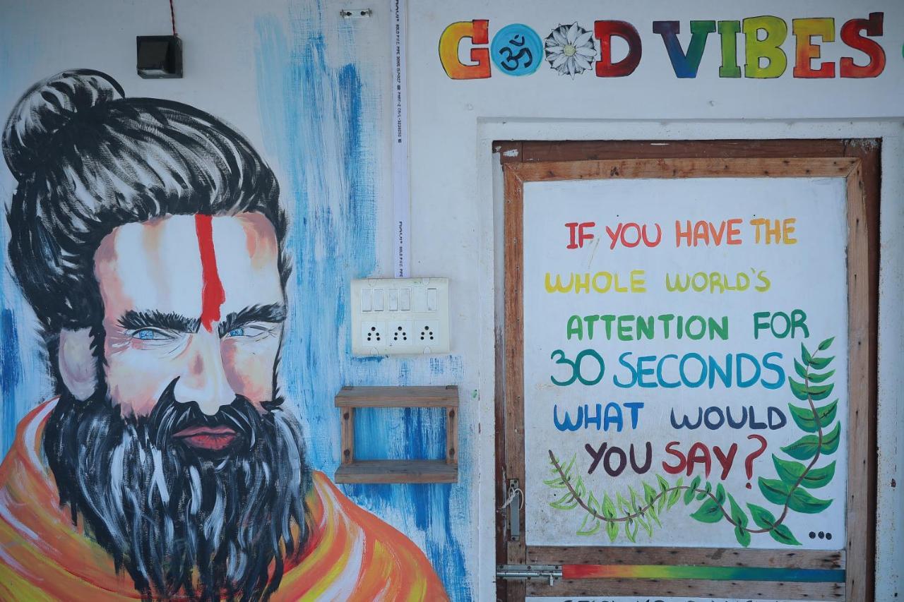 Good Vibes Hostel Bénarès Extérieur photo